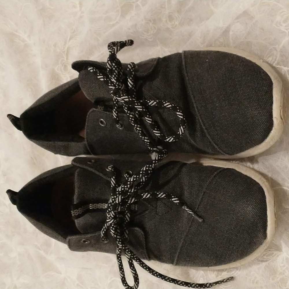 Tom's lightweight black denim sneakers. Ladies size 7.